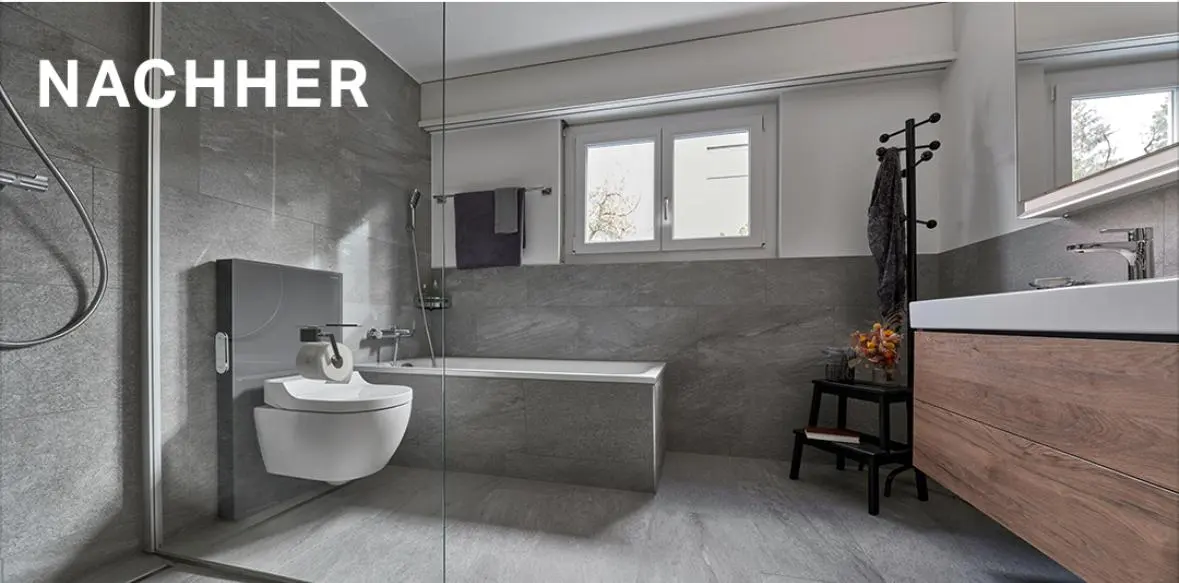 Fertig saniertes Badezimmer mit bodengleicher Dusche